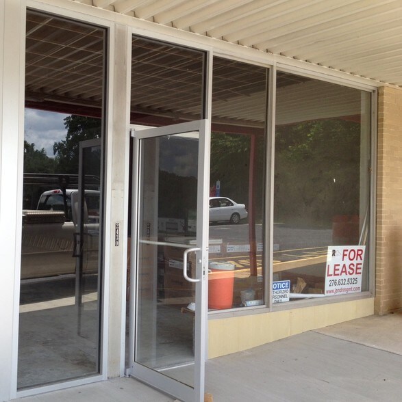 More Photos Of 2420-2430 Virginia Ave, Collinsville General Retail For Lease