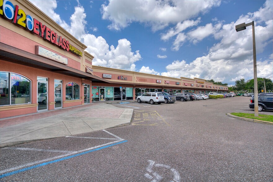 More Photos Of 1555 N Semoran Blvd, Winter Park General Retail For Lease