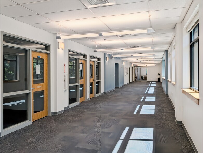 More Photos Of 41 Hutchins Dr, Portland Coworking Space