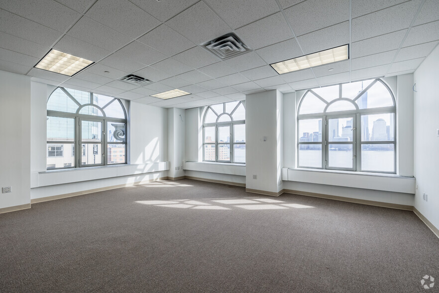 More Photos Of 15 Exchange Pl, Jersey City Office For Lease