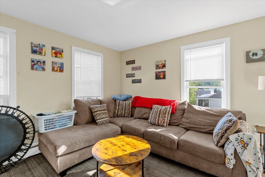 More Photos Of 12 Magoni Ter, Plymouth Apartments For Sale