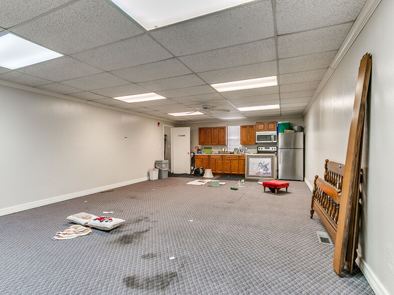 More Photos Of 809 SW 4th St, Moore Religious Facility For Sale
