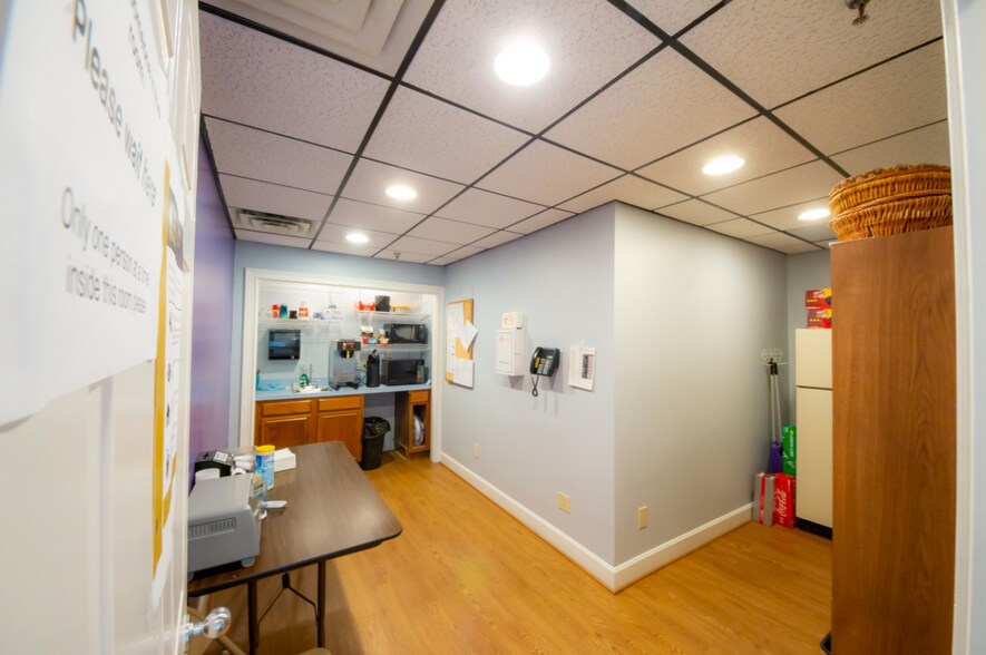 More Photos Of 3001 Taylor Springs Dr, Louisville Office For Lease