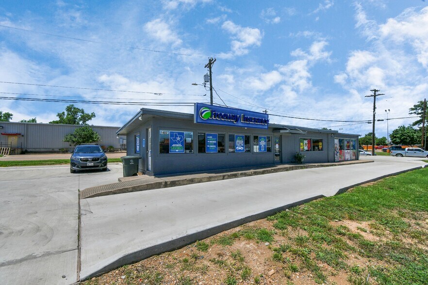More Photos Of 1400-1402 S Texas Ave, Bryan General Retail For Sale