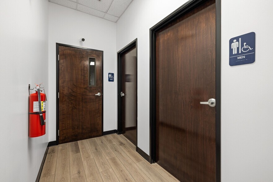 More Photos Of 190 N Bagdad Rd, Leander Unknown For Lease