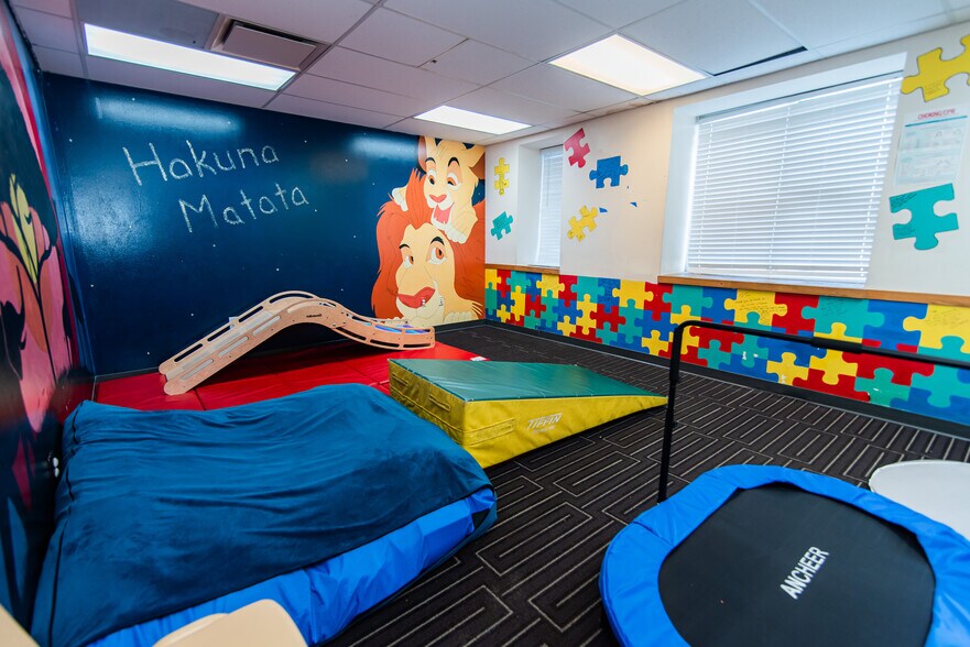 More Photos Of 1616 Orthodox St, Philadelphia Schools For Sale