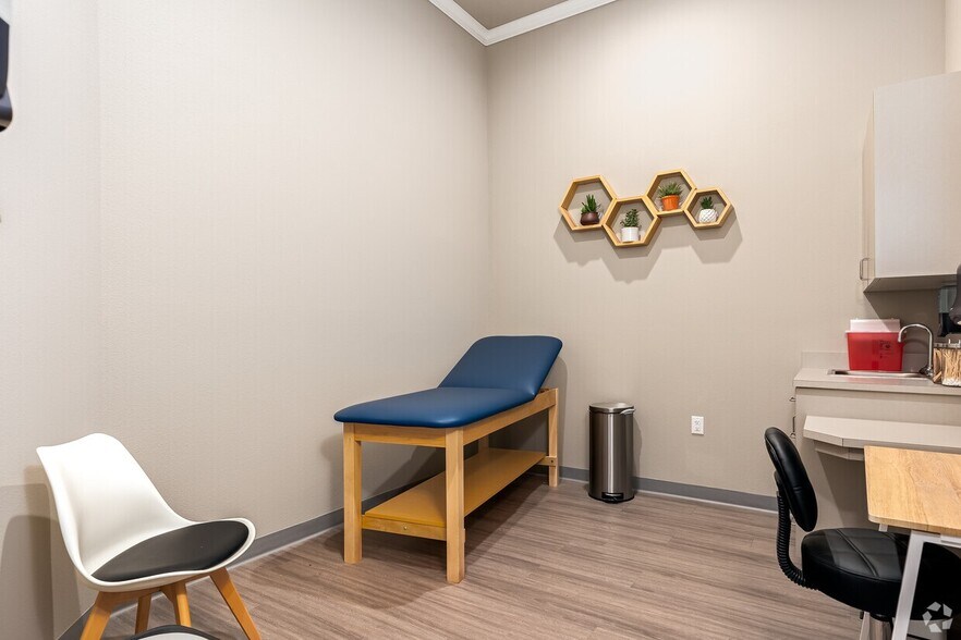 More Photos Of 1400 N Coit Rd, McKinney Medical For Lease