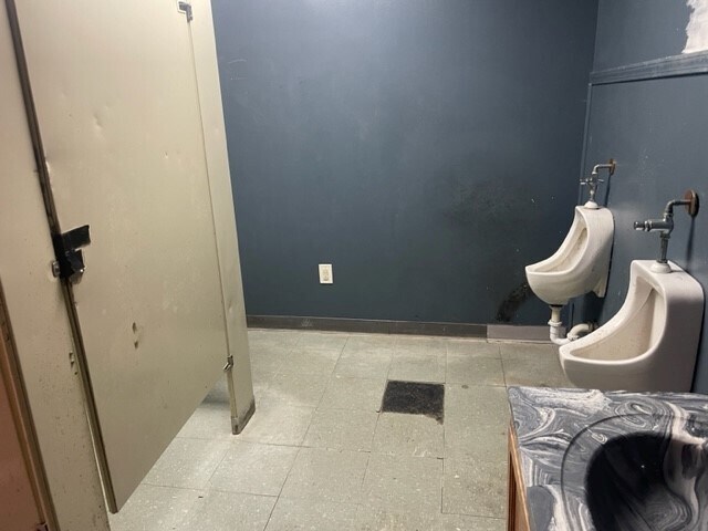 More Photos Of 4250 N State St, Salamanca Freestanding For Sale