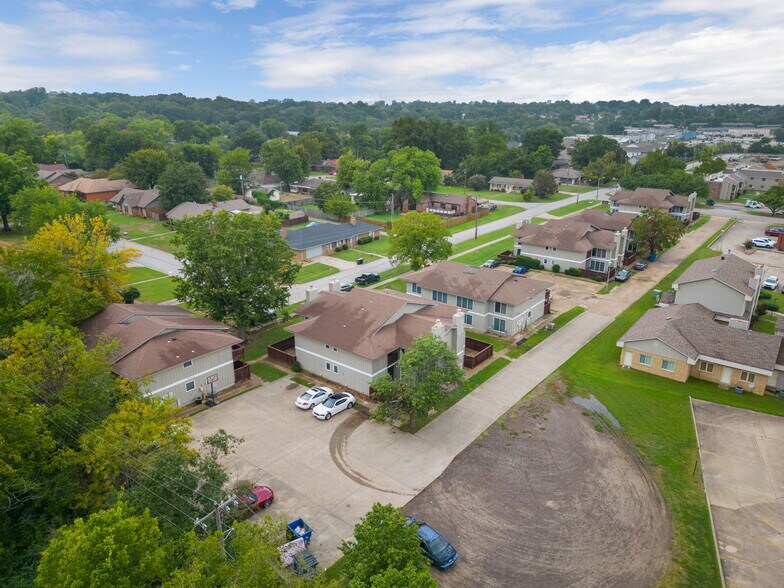 More Photos Of 2401 S 50th St, Fort Smith Apartments For Sale