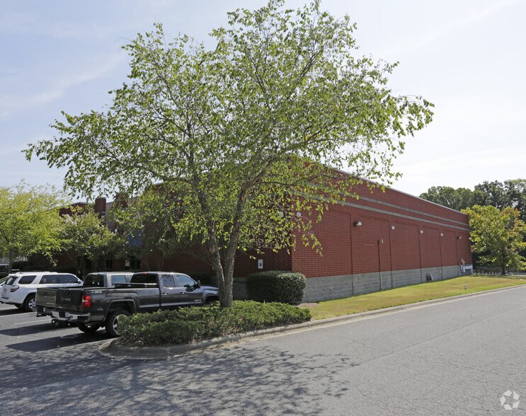 More Photos Of 9325 Forsyth Park Dr, Charlotte Warehouse For Sale
