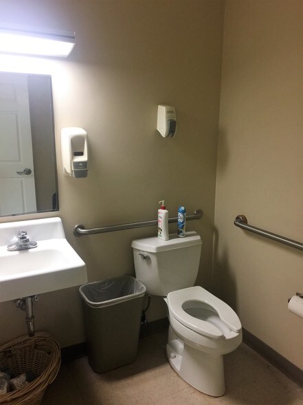 More Photos Of 200 Aviation Dr, Winchester Office For Sale