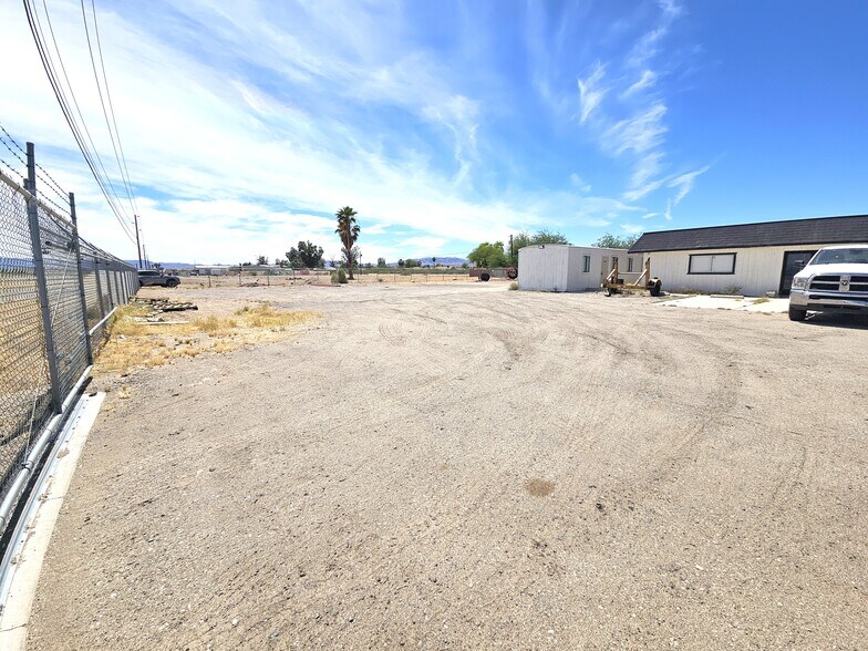 More Photos Of 10135 S Barrackman Rd, Mohave Valley Light Distribution For Lease