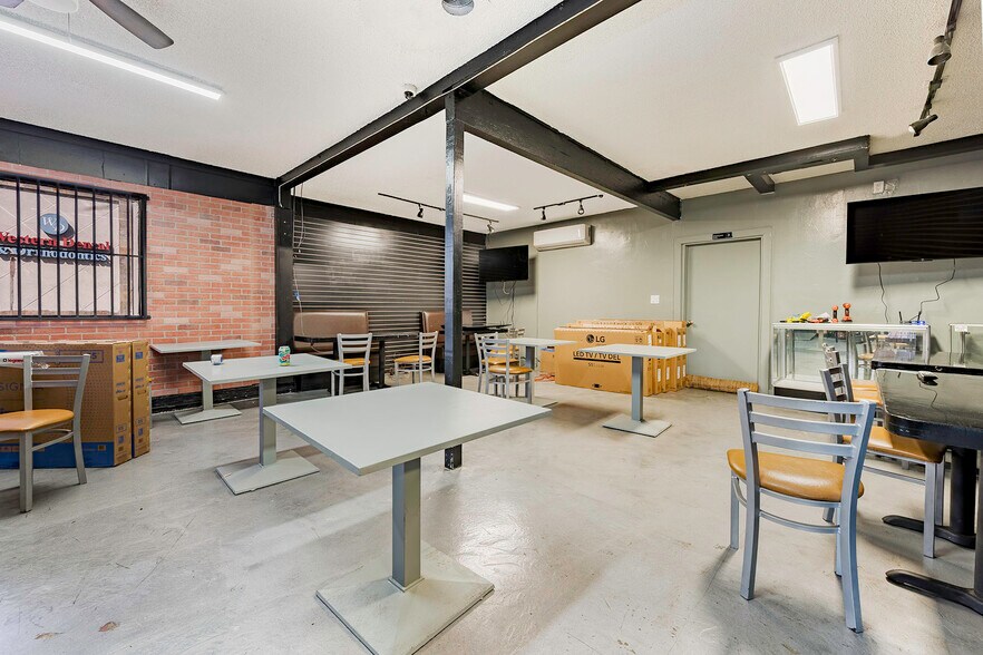 More Photos Of 2336-2338 Pacific Ave, Long Beach Storefront Retail Residential For Sale