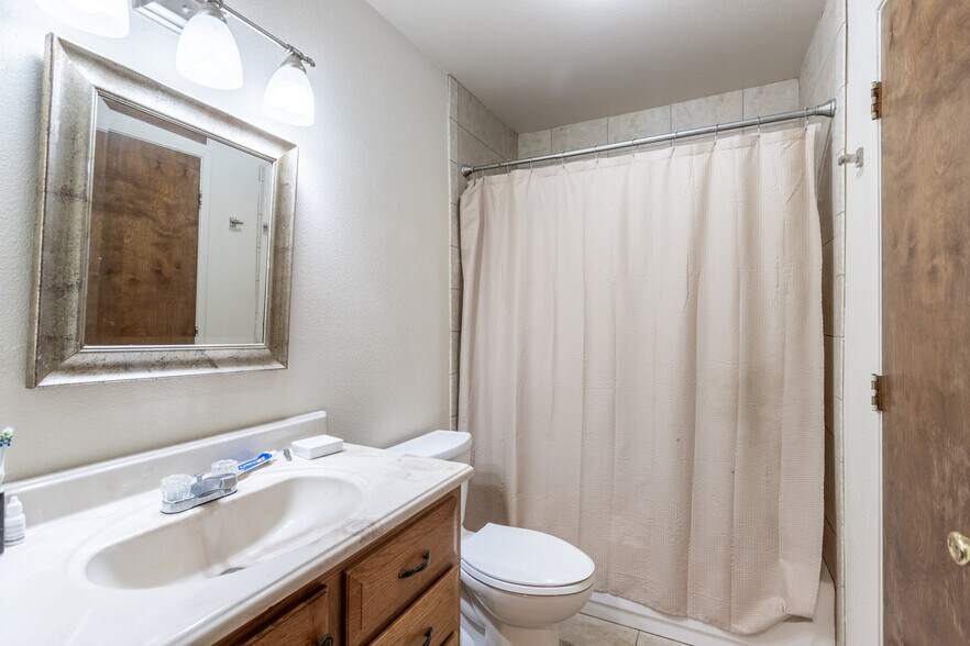 More Photos Of 2616 W Hillside Dr, Anderson Apartments For Sale