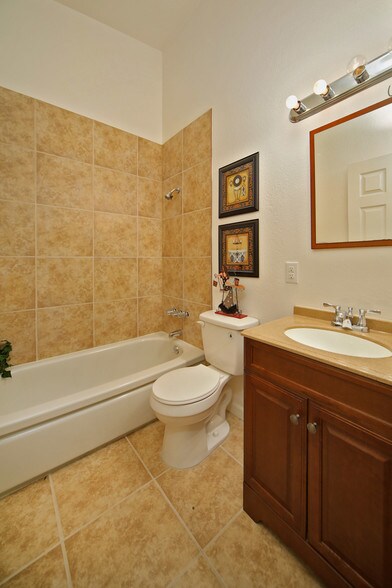 More Photos Of 10501 Croetto Way, Rancho Cordova Apartments For Sale