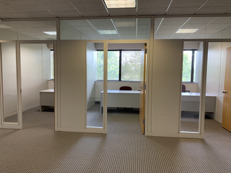 More Photos Of 23330 Commerce Park, Beachwood Office For Lease
