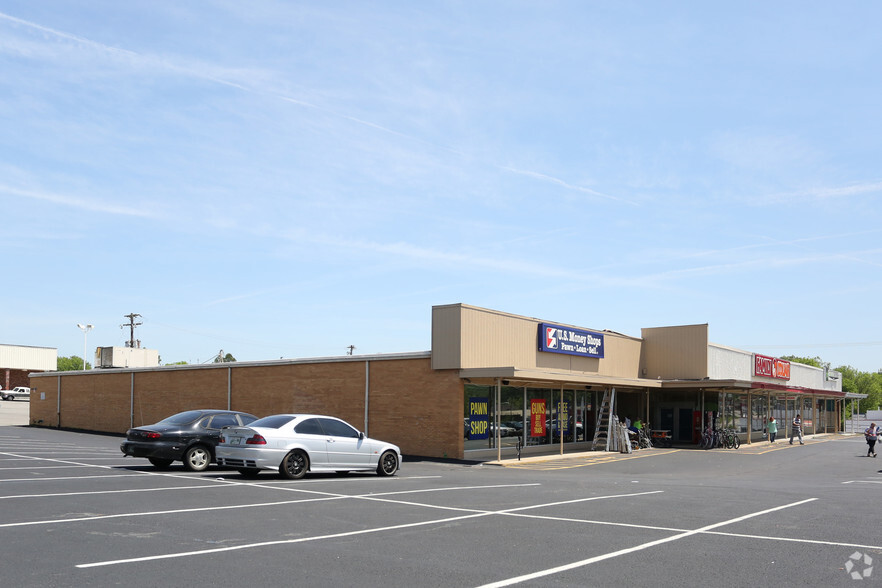 Primary Photo Of 4014-4044 Chapman Hwy, Knoxville Storefront For Lease