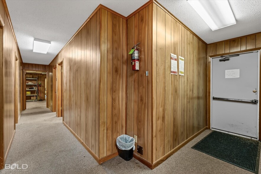 More Photos Of 523 Oxford Rd, Mansfield Office For Sale