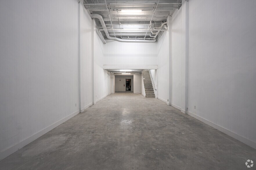 More Photos Of 420 Lincoln Rd, Miami Beach Loft Creative Space For Lease