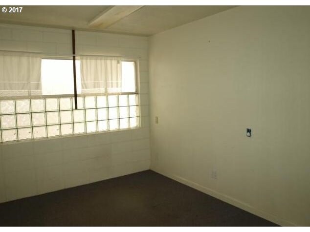 More Photos Of 94181 4th St, Gold Beach Office Residential For Sale