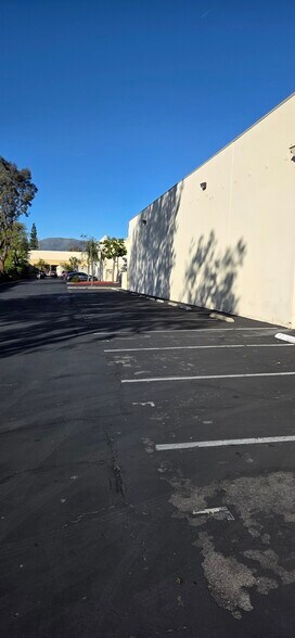 More Photos Of 9155 Alabama Ave, Chatsworth Light Manufacturing For Lease