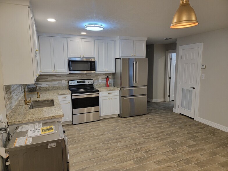 More Photos Of 8205 N La Homa Rd, Mission Apartments For Sale