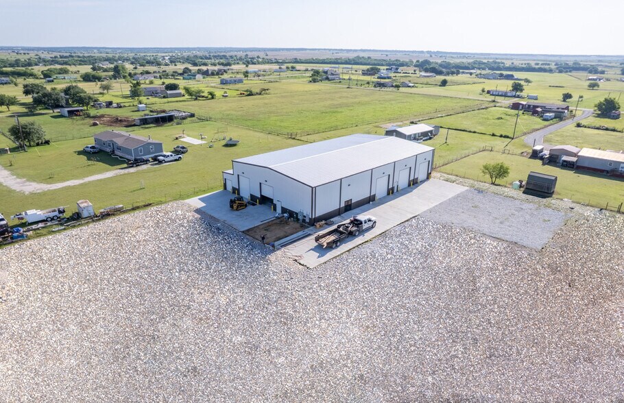 More Photos Of 4553 TX-174, Cleburne Industrial For Lease
