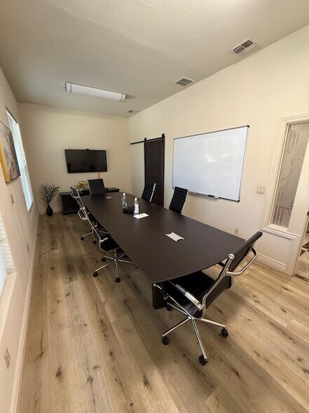 More Photos Of 915 Douglas Blvd, Roseville Loft Creative Space For Sale