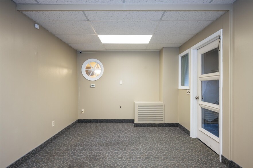 More Photos Of 287 Andrews St, Rochester Medical For Sale