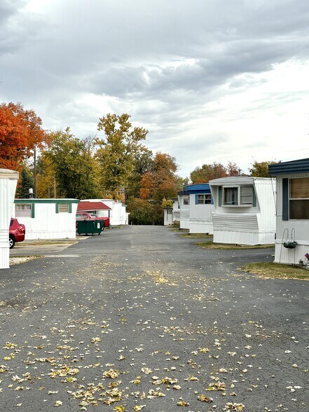 More Photos Of Reagan Drive, Eureka Manufactured Housing Mobile Home Park For Sale