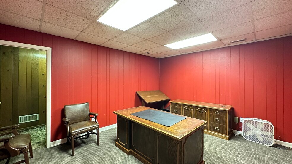 More Photos Of 7705 67th St S, Birmingham Flex For Lease