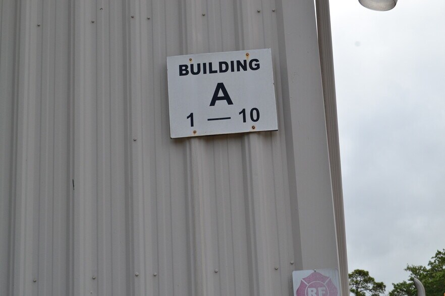 More Photos Of 1400 L and R Industrial Blvd, Tarpon Springs Unknown For Lease