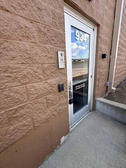 More Photos Of 934-942 Valley Creek Dr, Farmington General Retail For Lease