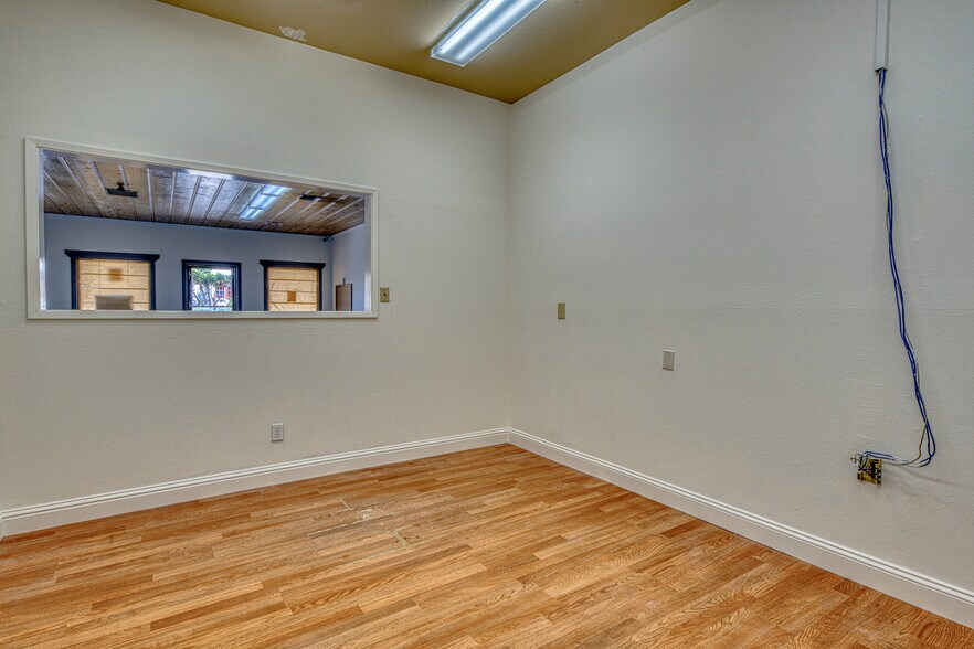 More Photos Of 729 S Main St, Salinas Office For Sale