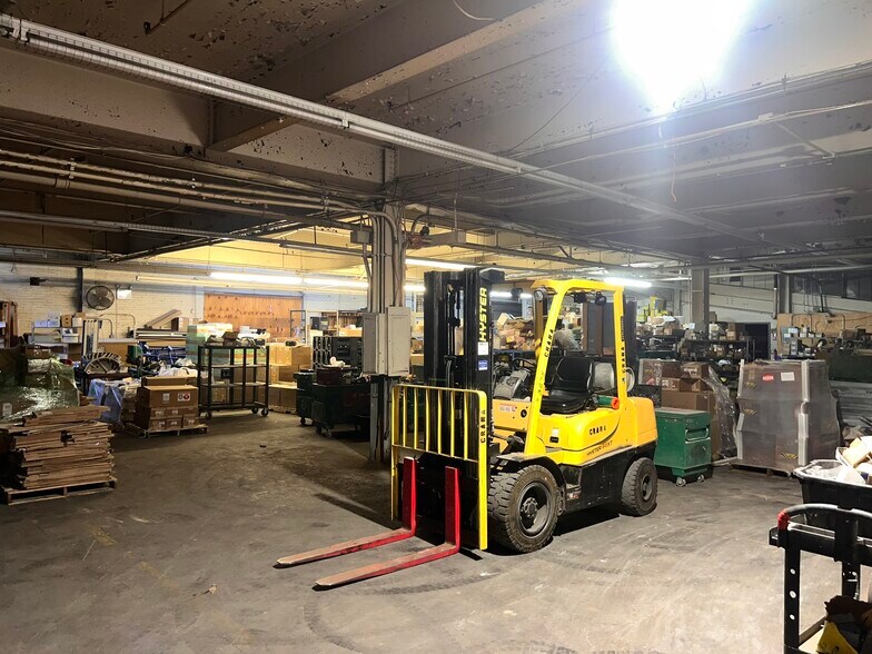 More Photos Of 230-234 S 5th Ave, Mount Vernon Light Distribution For Lease