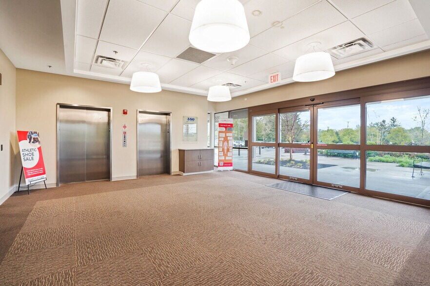 More Photos Of 350 W Wilson Bridge Rd, Worthington Medical For Lease