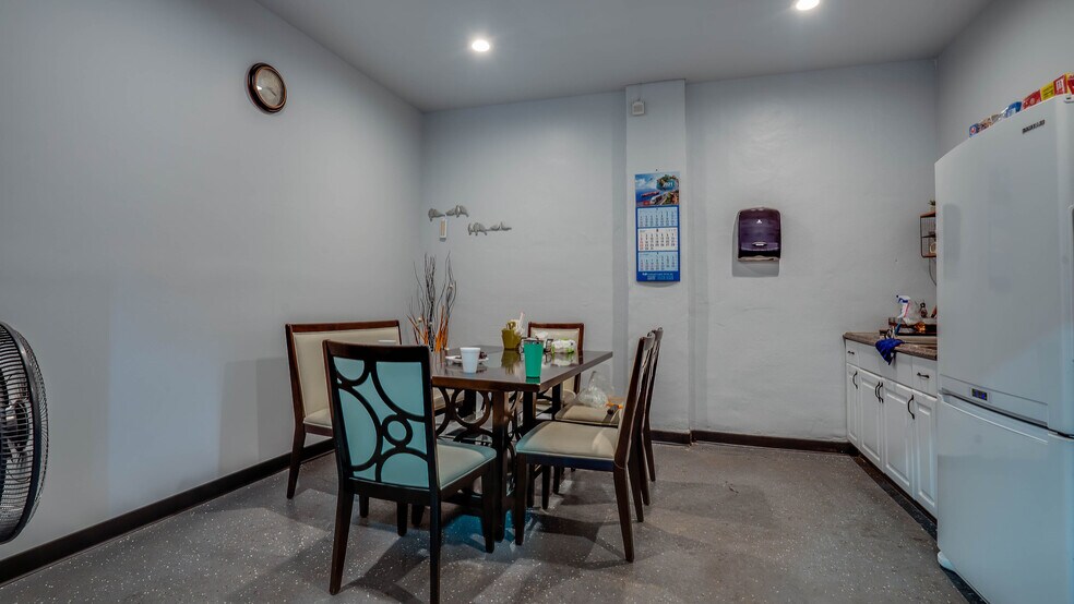 More Photos Of 3232 E Olympic Blvd, Los Angeles Warehouse For Sale