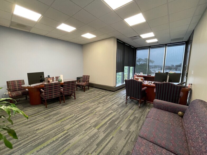 More Photos Of 475 E 162nd St, South Holland Medical For Lease
