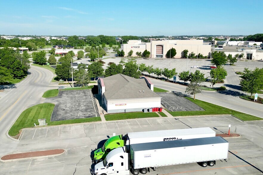 More Photos Of 6 Convenience Center Dr, Champaign Freestanding For Sale