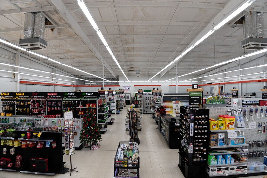 More Photos Of 3321 Holley Rd, Lizella Freestanding For Sale