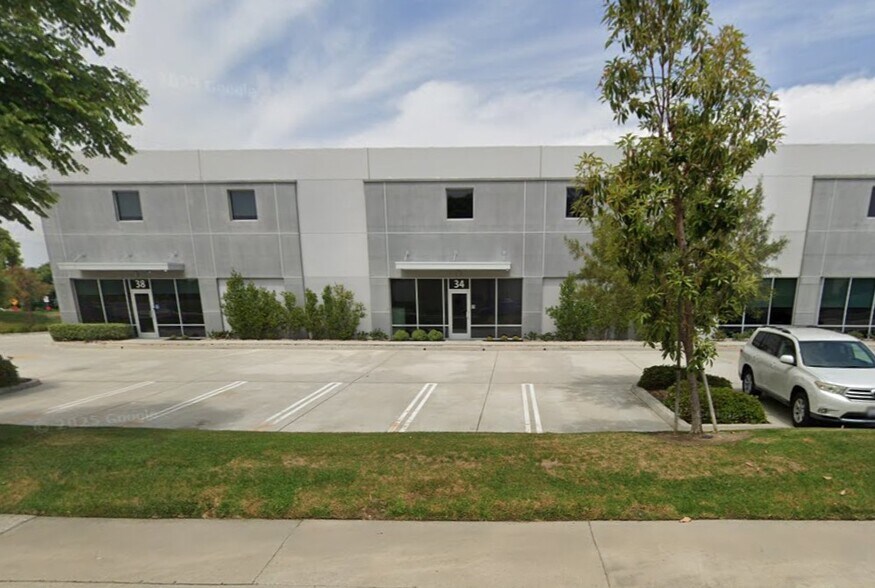 Primary Photo Of 34 Thomas, Irvine Research And Development For Lease