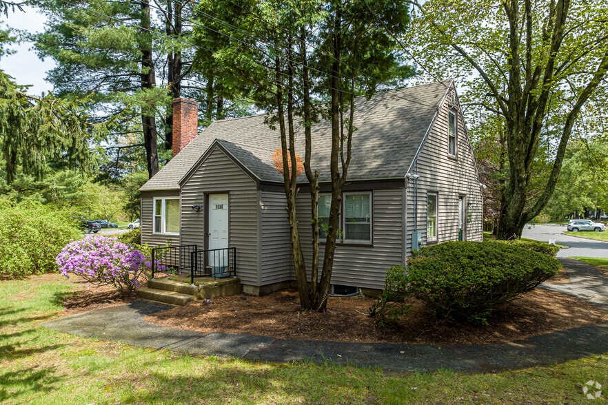 More Photos Of 2 Forest Park Dr, Farmington Medical For Lease