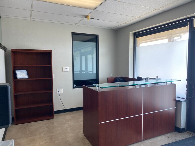 More Photos Of 411 N Main St, Euless Office For Lease