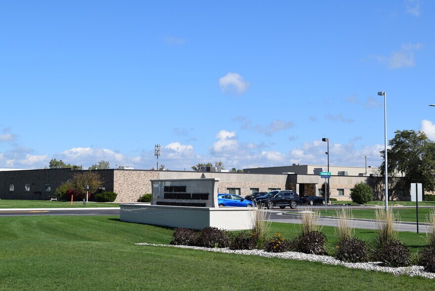 More Photos Of 4204 W Ferguson Rd, Fort Wayne Flex For Sale