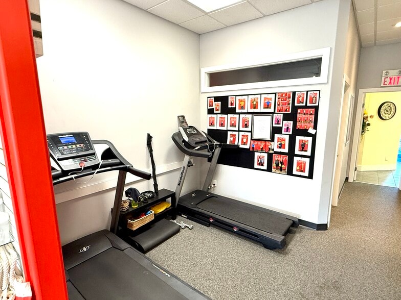 More Photos Of 5212 48 St, Red Deer Office For Sale