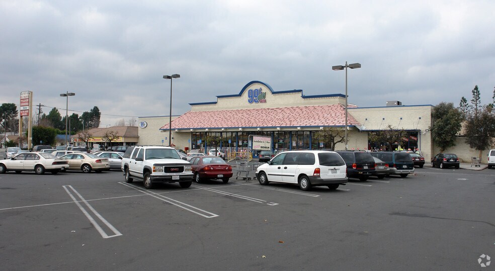 More Photos Of 8723 Sepulveda Blvd, North Hills General Retail For Lease