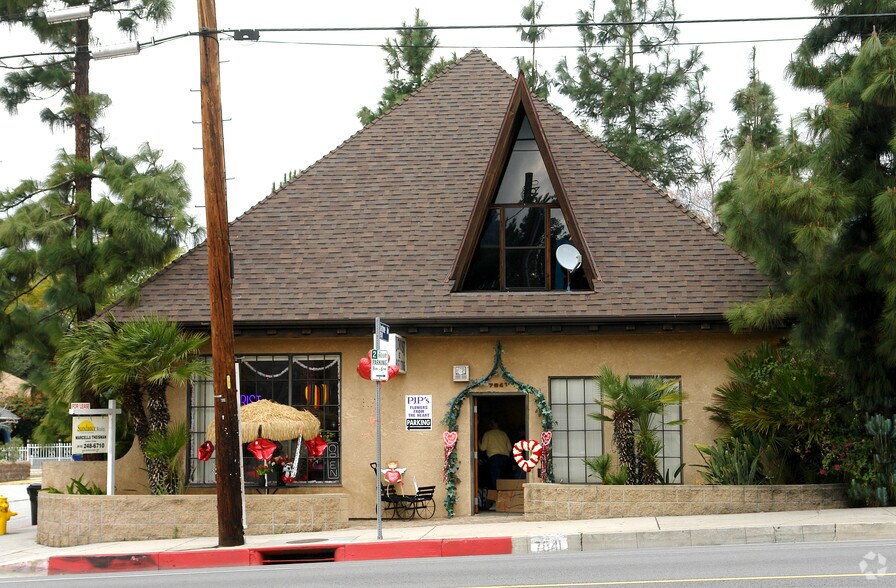 More Photos Of 7841 Foothill Blvd, Sunland Storefront Retail Residential For Lease