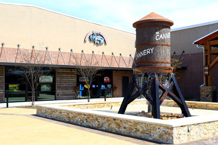 More Photos Of 75 Miranda Lambert Way, Lindale Unknown For Lease