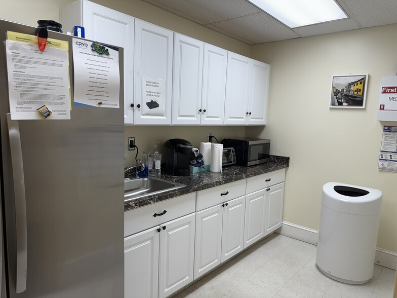 More Photos Of 7905 Airpark Rd, Gaithersburg Light Distribution For Lease