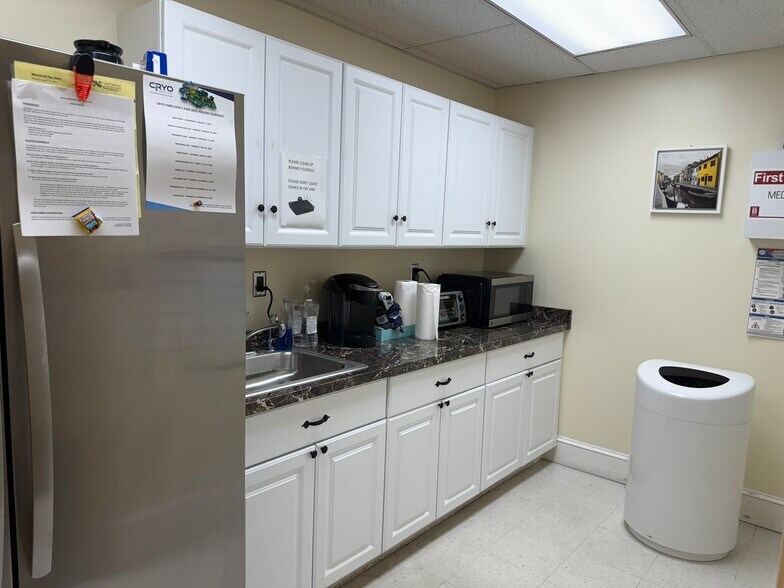 More Photos Of 7905 Airpark Rd, Gaithersburg Flex For Lease